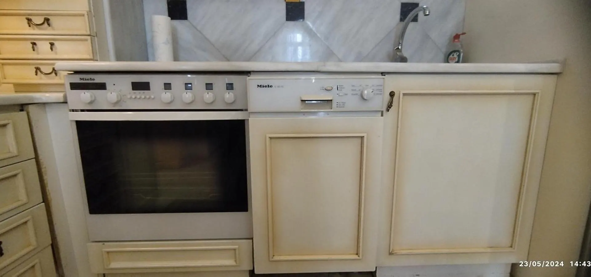 Elegant Tsimiski Neoclassical Apartment Thessaloniki